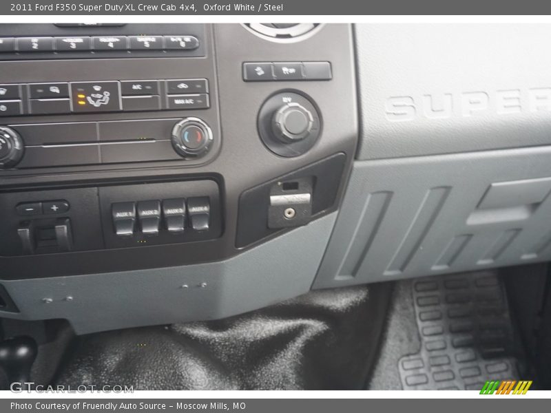 Oxford White / Steel 2011 Ford F350 Super Duty XL Crew Cab 4x4