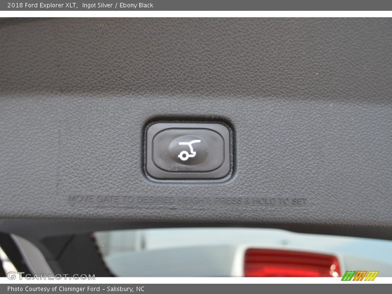 Ingot Silver / Ebony Black 2018 Ford Explorer XLT