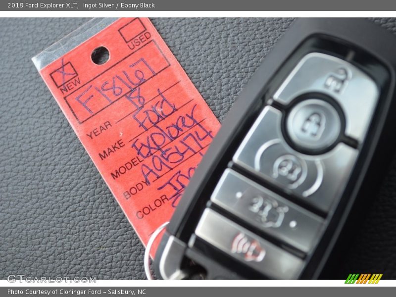 Ingot Silver / Ebony Black 2018 Ford Explorer XLT