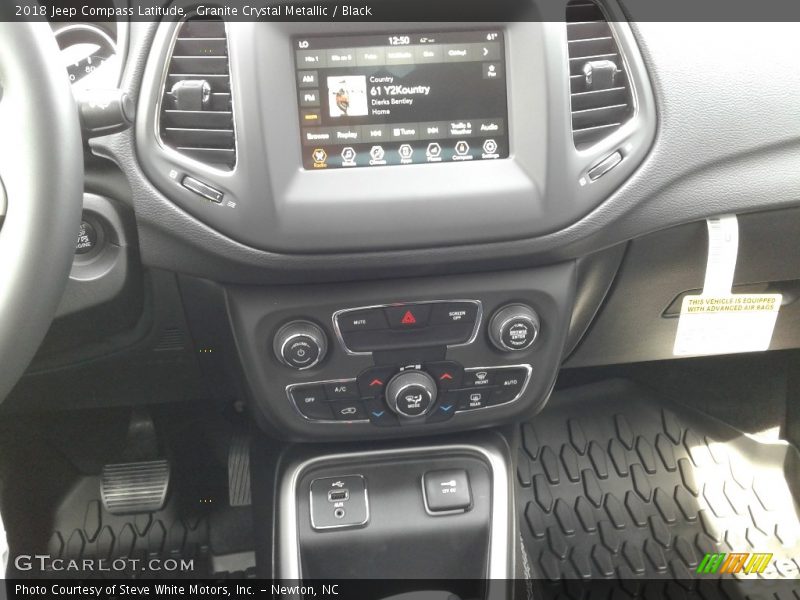 Granite Crystal Metallic / Black 2018 Jeep Compass Latitude