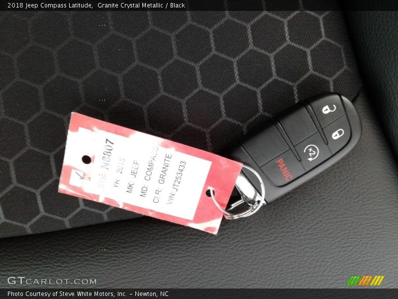 Granite Crystal Metallic / Black 2018 Jeep Compass Latitude