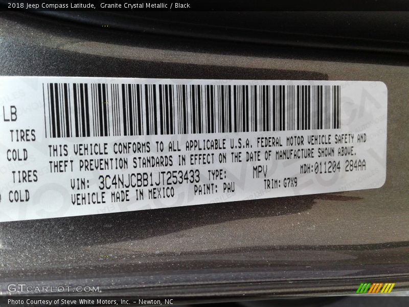 Granite Crystal Metallic / Black 2018 Jeep Compass Latitude