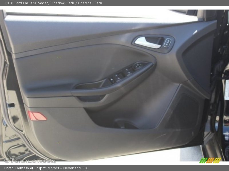 Shadow Black / Charcoal Black 2018 Ford Focus SE Sedan