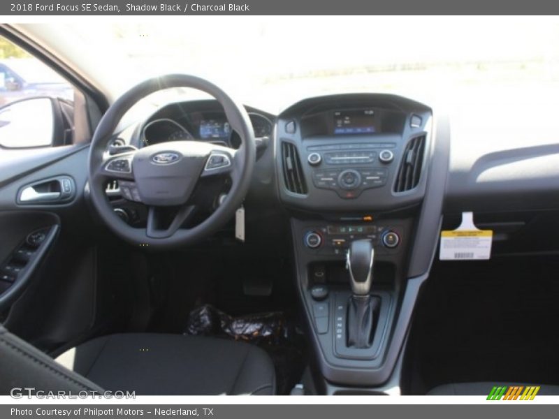Shadow Black / Charcoal Black 2018 Ford Focus SE Sedan