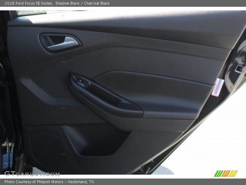 Shadow Black / Charcoal Black 2018 Ford Focus SE Sedan
