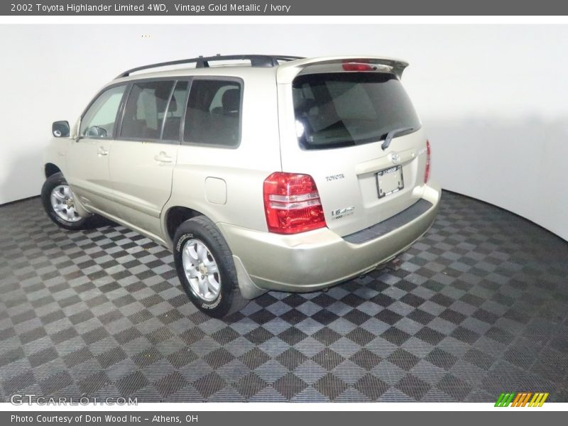 Vintage Gold Metallic / Ivory 2002 Toyota Highlander Limited 4WD