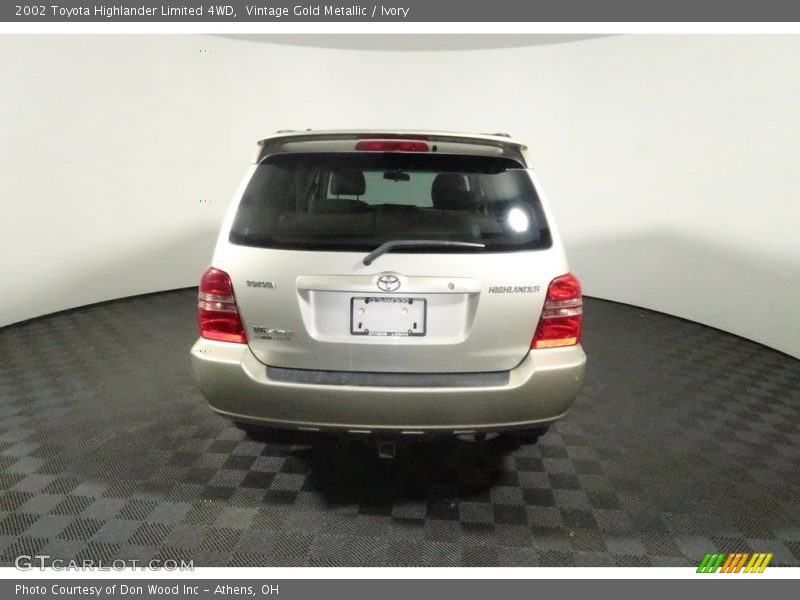 Vintage Gold Metallic / Ivory 2002 Toyota Highlander Limited 4WD
