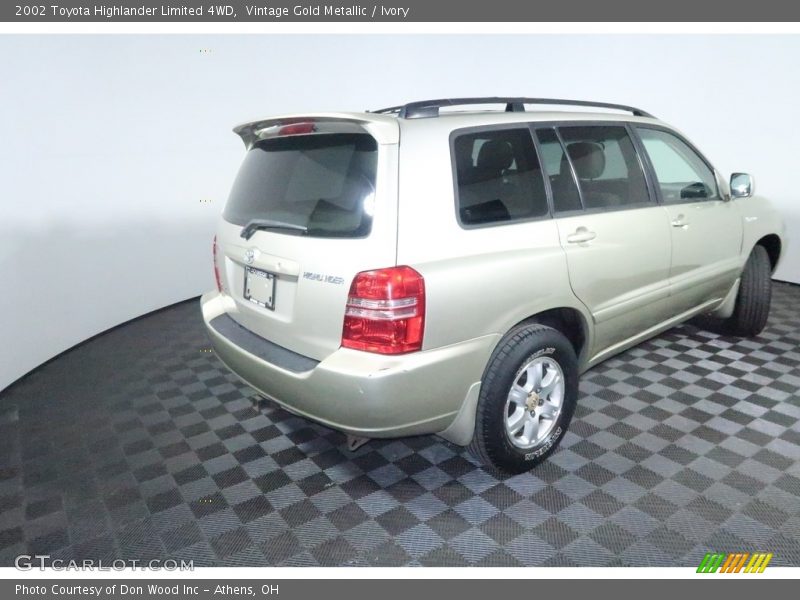 Vintage Gold Metallic / Ivory 2002 Toyota Highlander Limited 4WD
