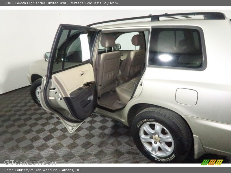 Vintage Gold Metallic / Ivory 2002 Toyota Highlander Limited 4WD