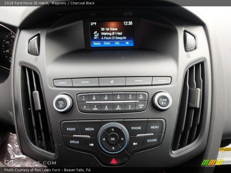 Magnetic / Charcoal Black 2018 Ford Focus SE Hatch