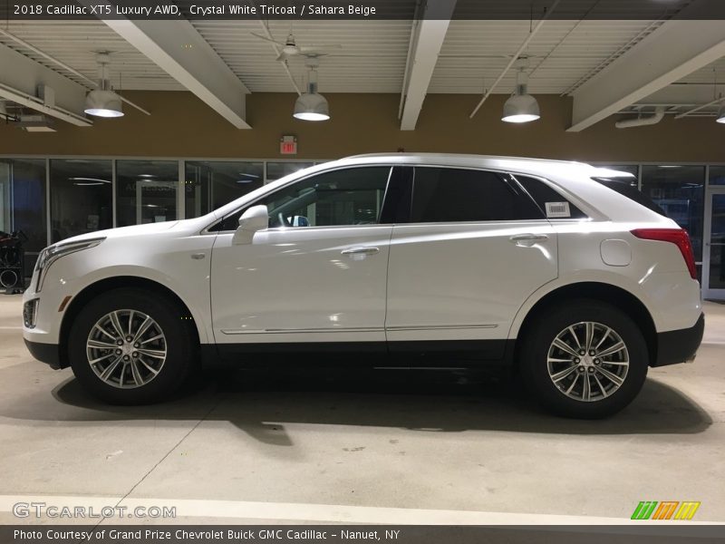 Crystal White Tricoat / Sahara Beige 2018 Cadillac XT5 Luxury AWD
