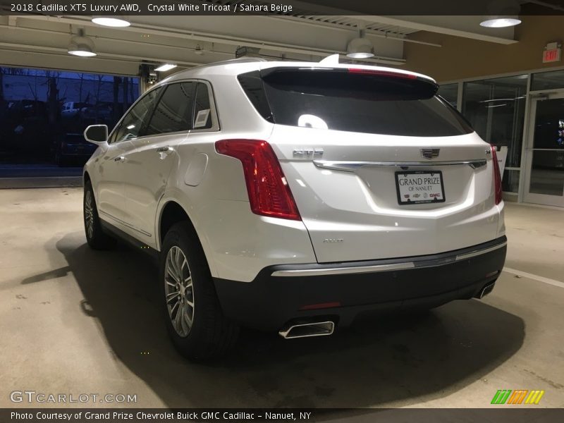 Crystal White Tricoat / Sahara Beige 2018 Cadillac XT5 Luxury AWD