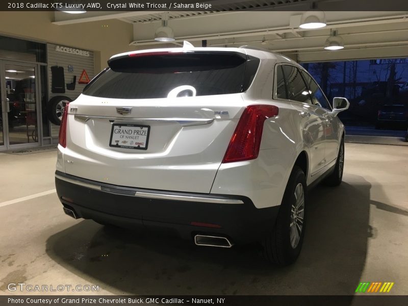 Crystal White Tricoat / Sahara Beige 2018 Cadillac XT5 Luxury AWD