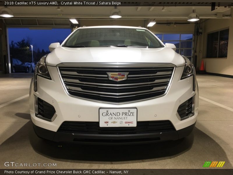 Crystal White Tricoat / Sahara Beige 2018 Cadillac XT5 Luxury AWD