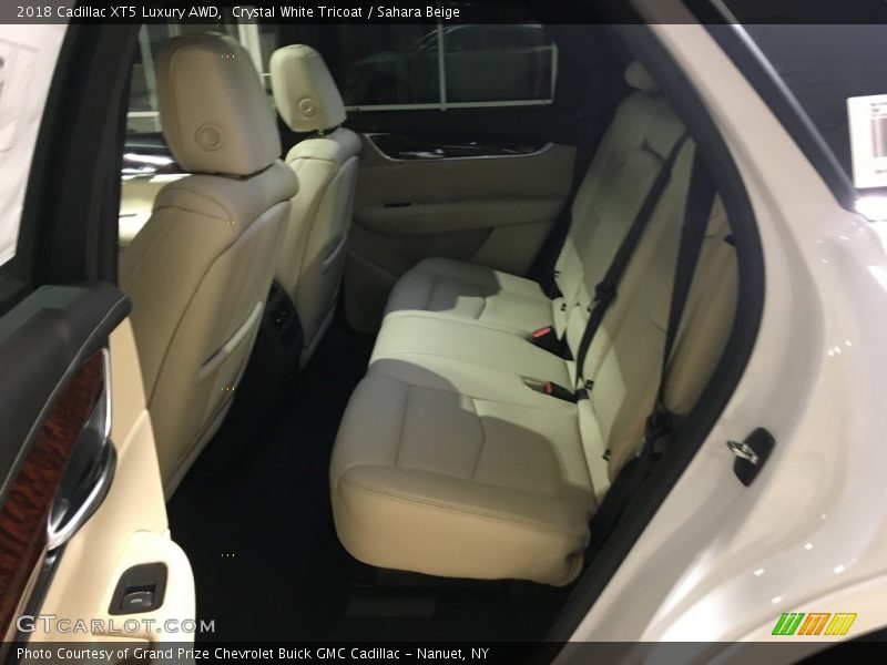 Crystal White Tricoat / Sahara Beige 2018 Cadillac XT5 Luxury AWD