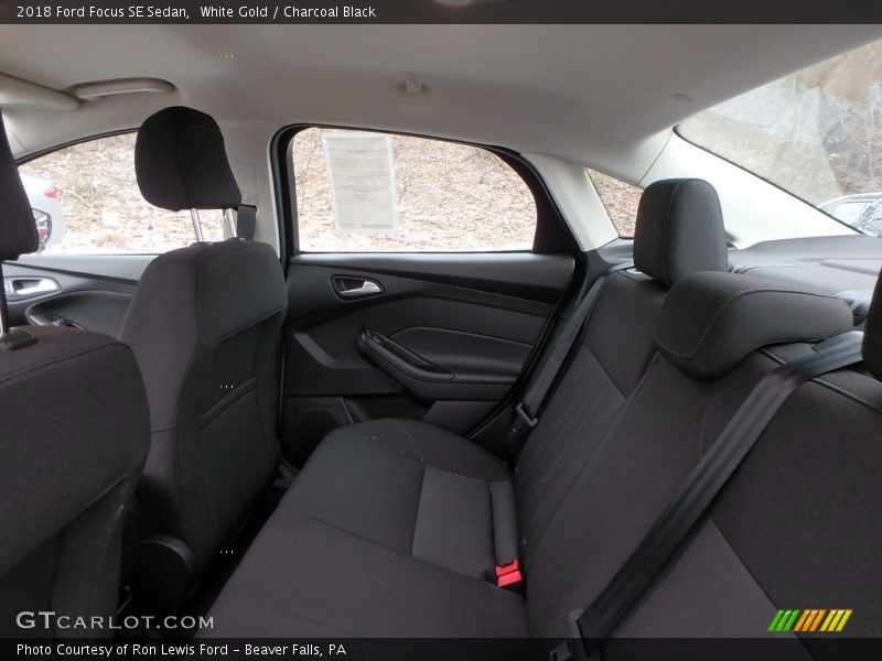 White Gold / Charcoal Black 2018 Ford Focus SE Sedan