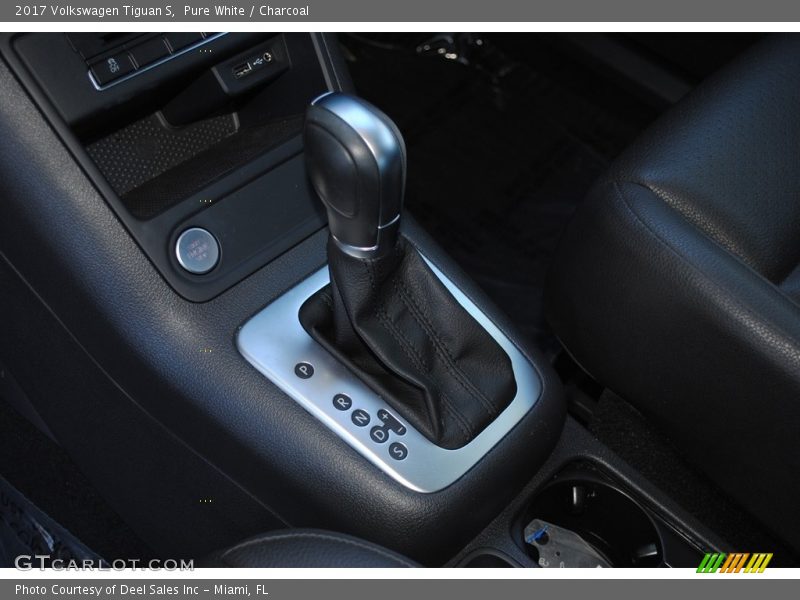 Pure White / Charcoal 2017 Volkswagen Tiguan S