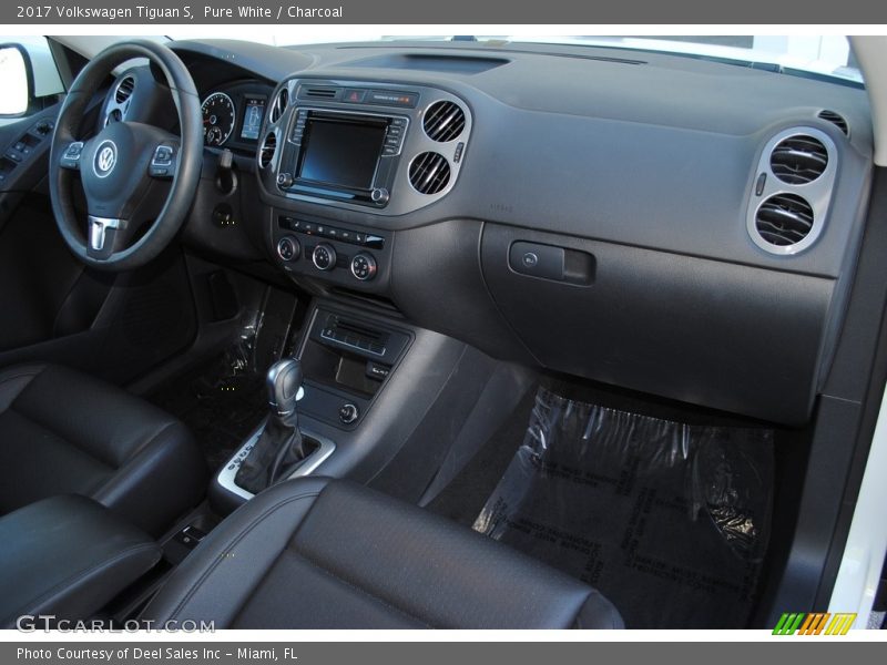 Pure White / Charcoal 2017 Volkswagen Tiguan S