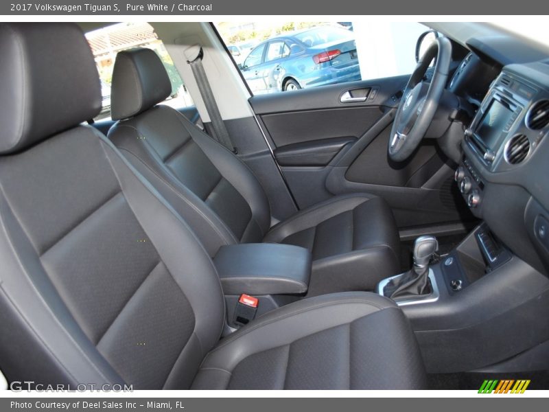 Pure White / Charcoal 2017 Volkswagen Tiguan S