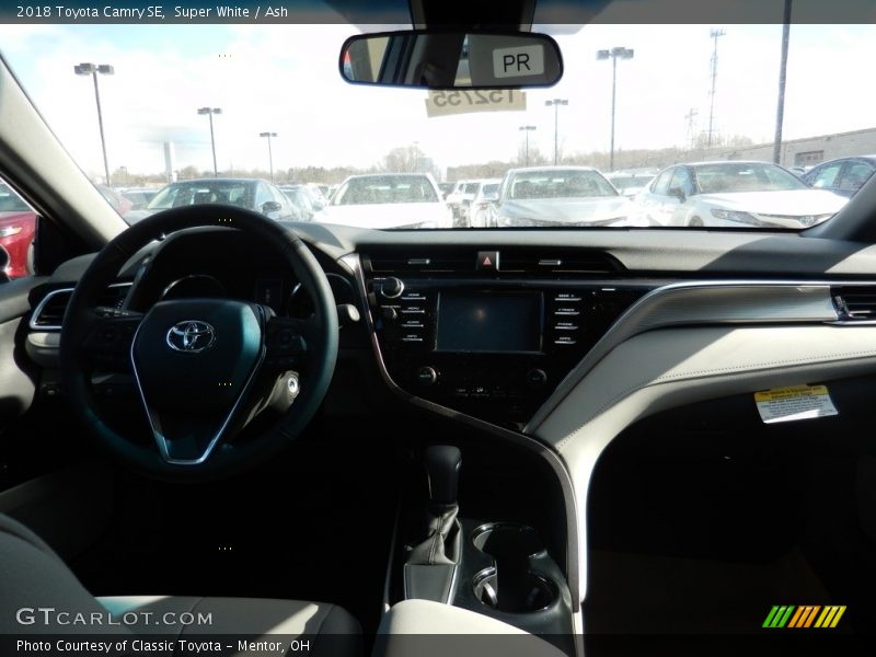 Super White / Ash 2018 Toyota Camry SE