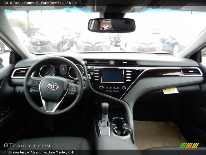 Ruby Flare Pearl / Black 2018 Toyota Camry LE