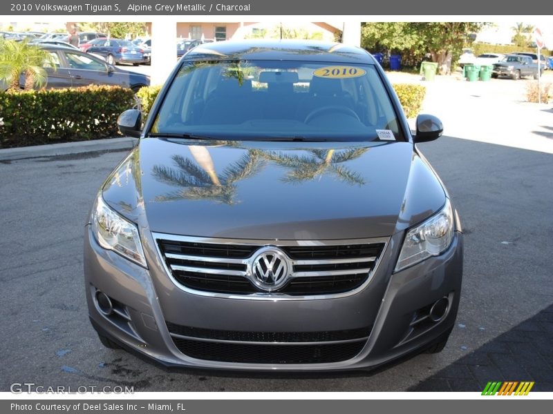 Alpine Grey Metallic / Charcoal 2010 Volkswagen Tiguan S