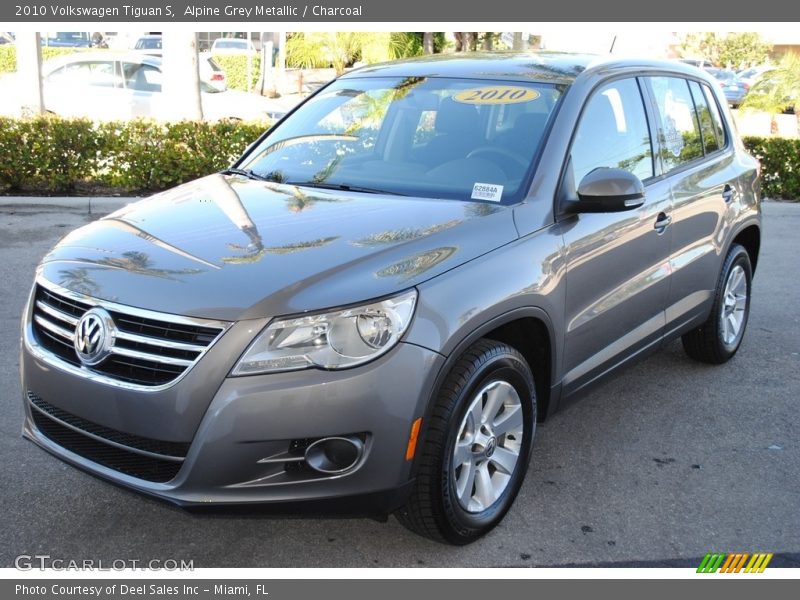 Alpine Grey Metallic / Charcoal 2010 Volkswagen Tiguan S