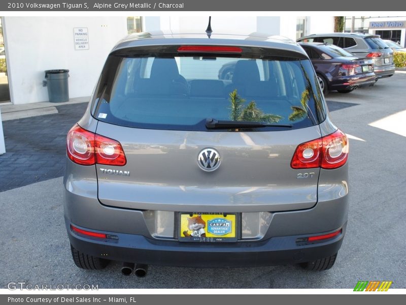 Alpine Grey Metallic / Charcoal 2010 Volkswagen Tiguan S