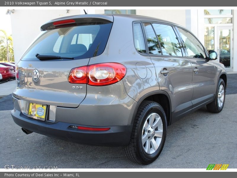 Alpine Grey Metallic / Charcoal 2010 Volkswagen Tiguan S