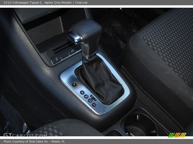 Alpine Grey Metallic / Charcoal 2010 Volkswagen Tiguan S