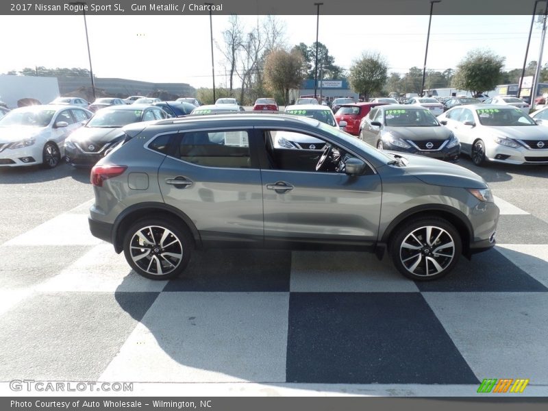 Gun Metallic / Charcoal 2017 Nissan Rogue Sport SL