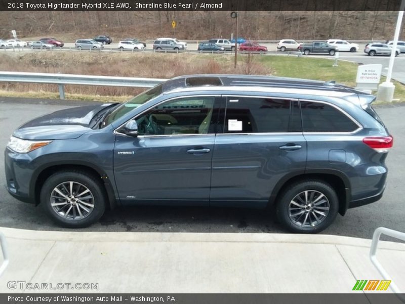 Shoreline Blue Pearl / Almond 2018 Toyota Highlander Hybrid XLE AWD