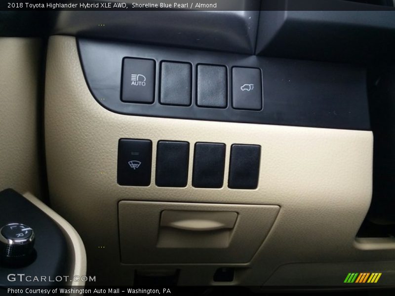 Shoreline Blue Pearl / Almond 2018 Toyota Highlander Hybrid XLE AWD