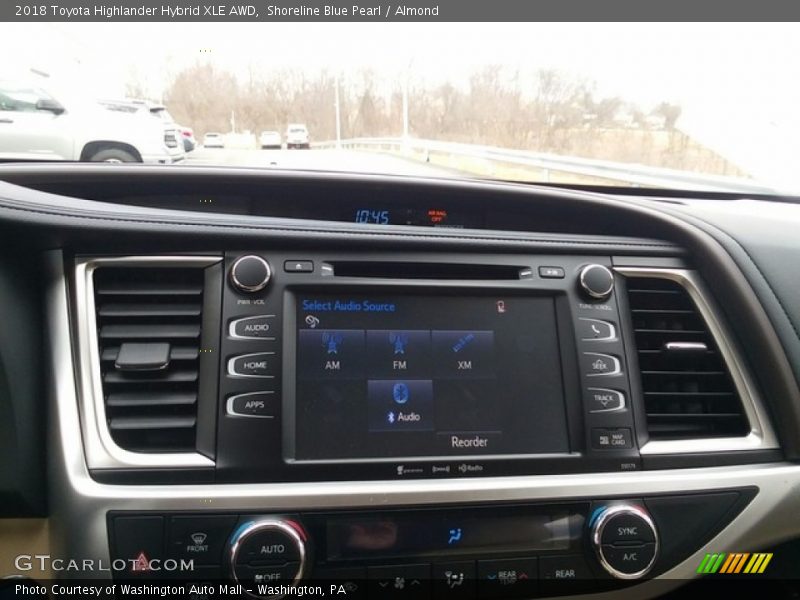 Shoreline Blue Pearl / Almond 2018 Toyota Highlander Hybrid XLE AWD