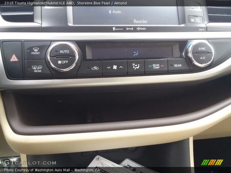 Shoreline Blue Pearl / Almond 2018 Toyota Highlander Hybrid XLE AWD