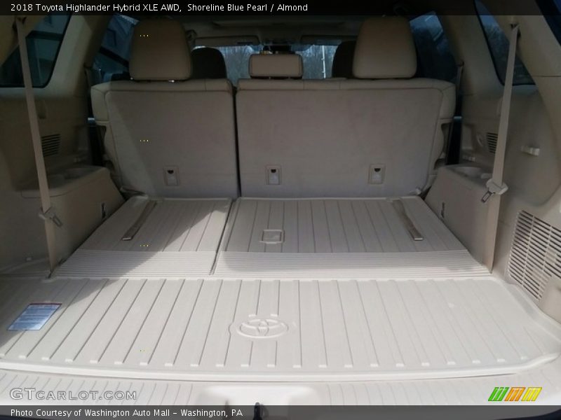 Shoreline Blue Pearl / Almond 2018 Toyota Highlander Hybrid XLE AWD