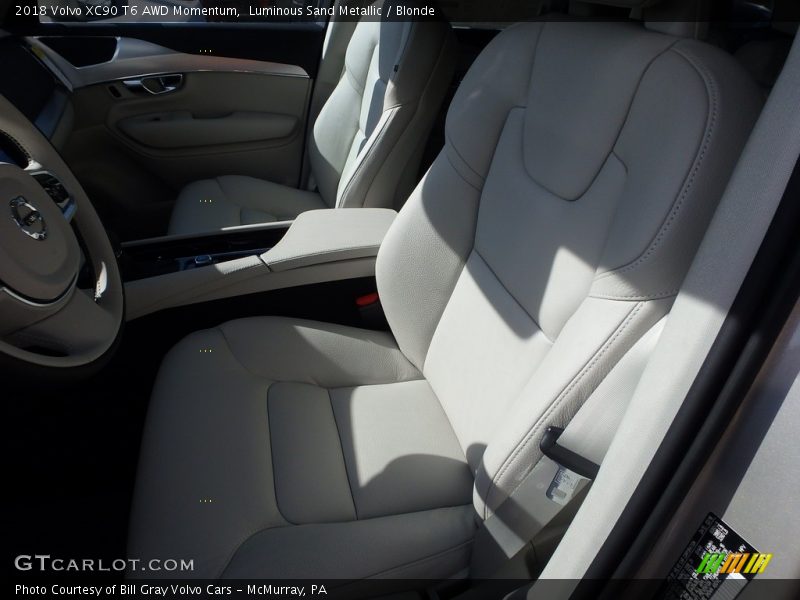 Luminous Sand Metallic / Blonde 2018 Volvo XC90 T6 AWD Momentum