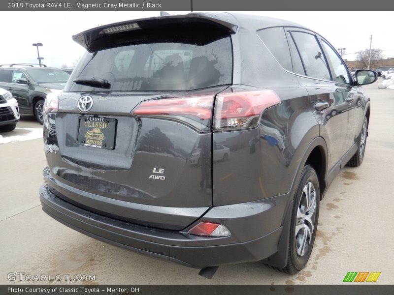 Magnetic Gray Metallic / Black 2018 Toyota RAV4 LE