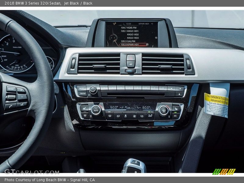 Jet Black / Black 2018 BMW 3 Series 320i Sedan