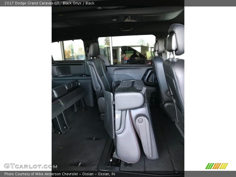 Black Onyx / Black 2017 Dodge Grand Caravan GT