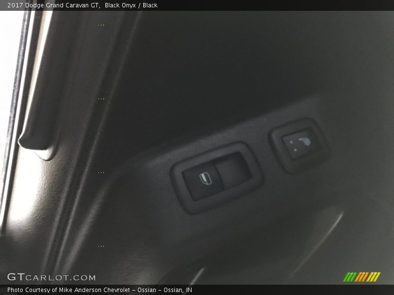Black Onyx / Black 2017 Dodge Grand Caravan GT