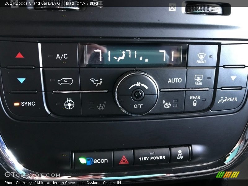 Black Onyx / Black 2017 Dodge Grand Caravan GT