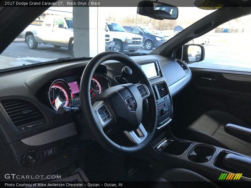 Black Onyx / Black 2017 Dodge Grand Caravan GT