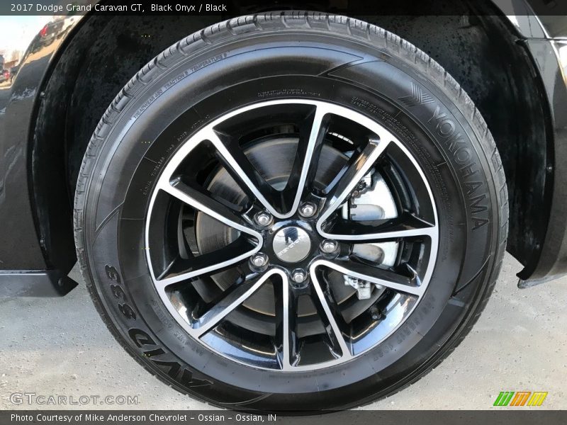 Black Onyx / Black 2017 Dodge Grand Caravan GT