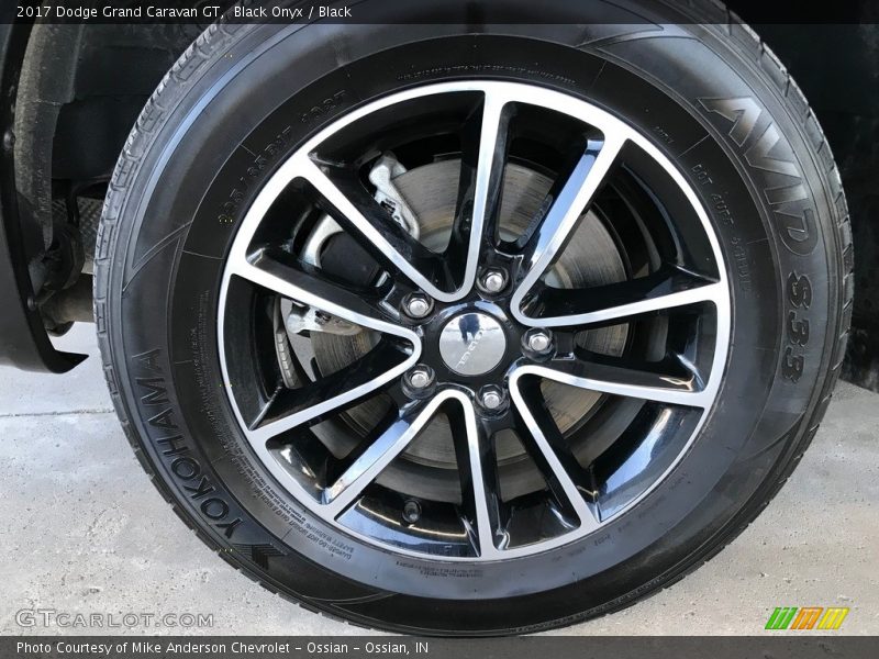 Black Onyx / Black 2017 Dodge Grand Caravan GT