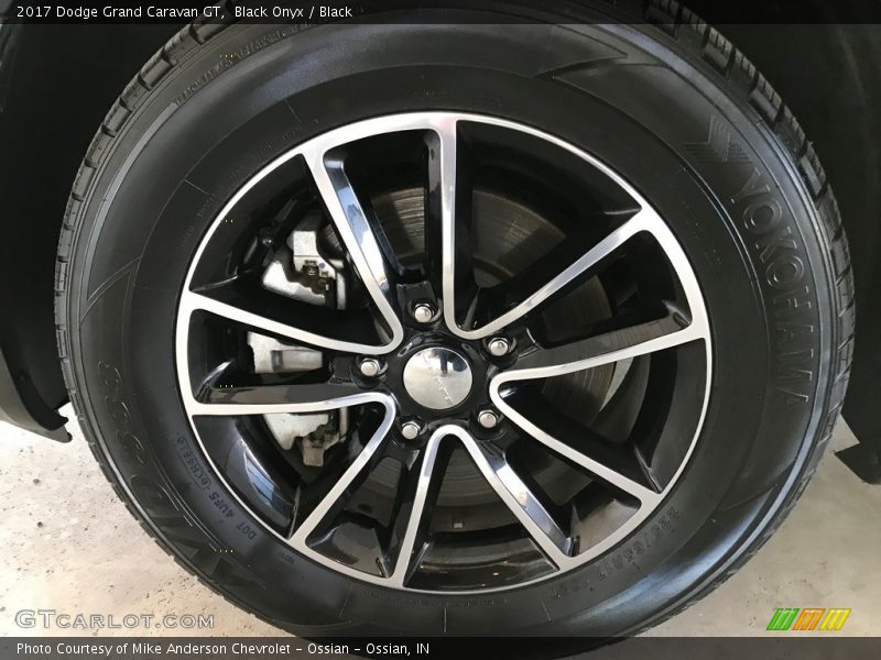 Black Onyx / Black 2017 Dodge Grand Caravan GT