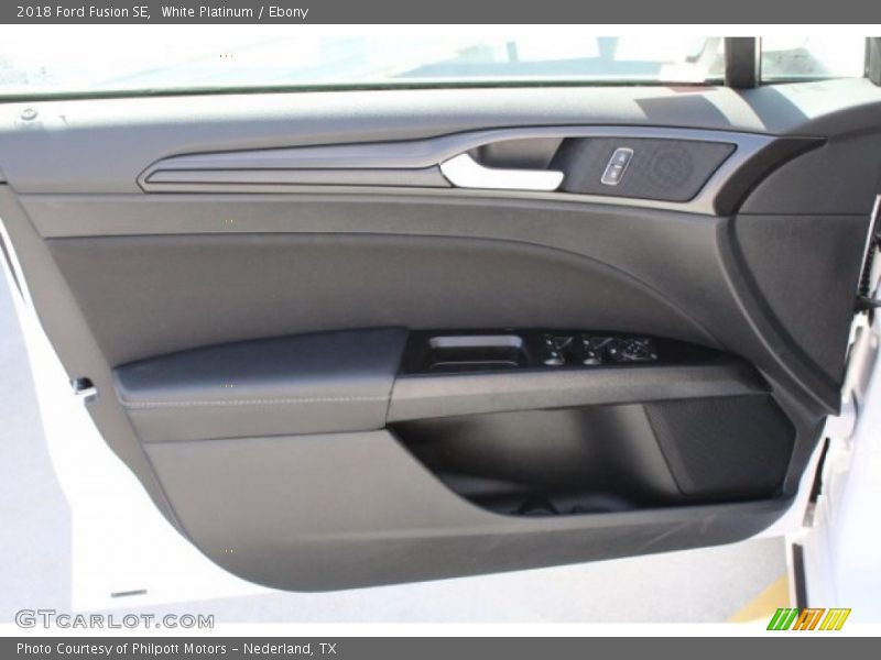 White Platinum / Ebony 2018 Ford Fusion SE