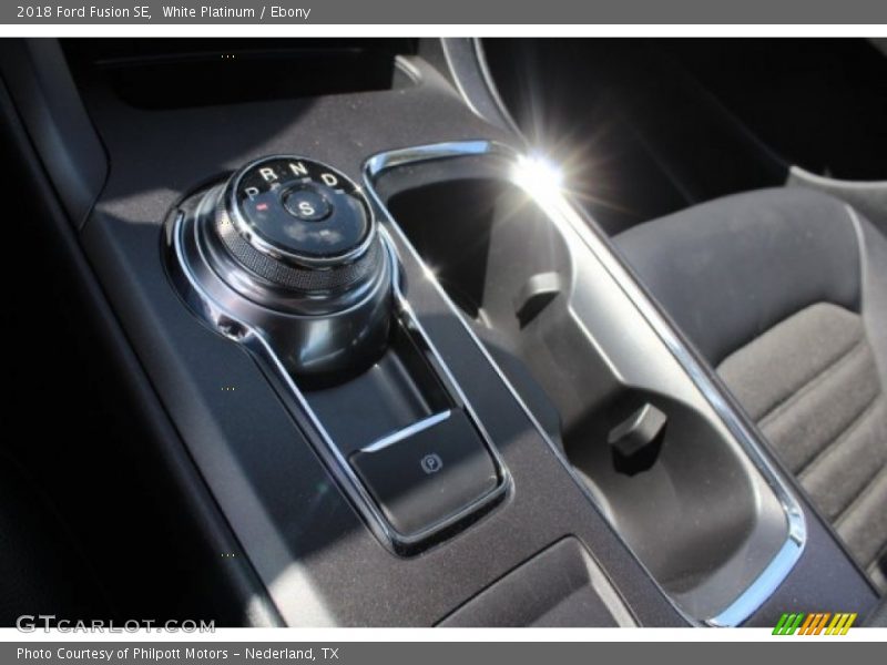 White Platinum / Ebony 2018 Ford Fusion SE