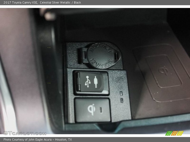 Celestial Silver Metallic / Black 2017 Toyota Camry XSE