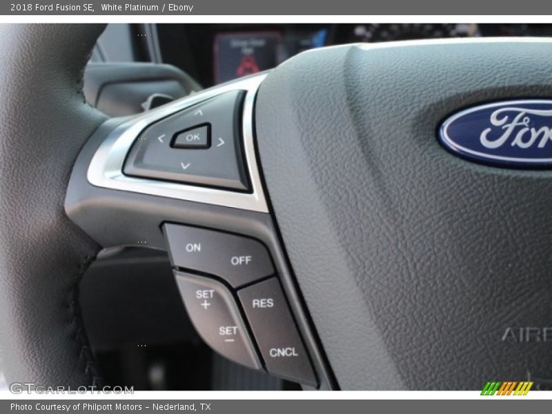 White Platinum / Ebony 2018 Ford Fusion SE